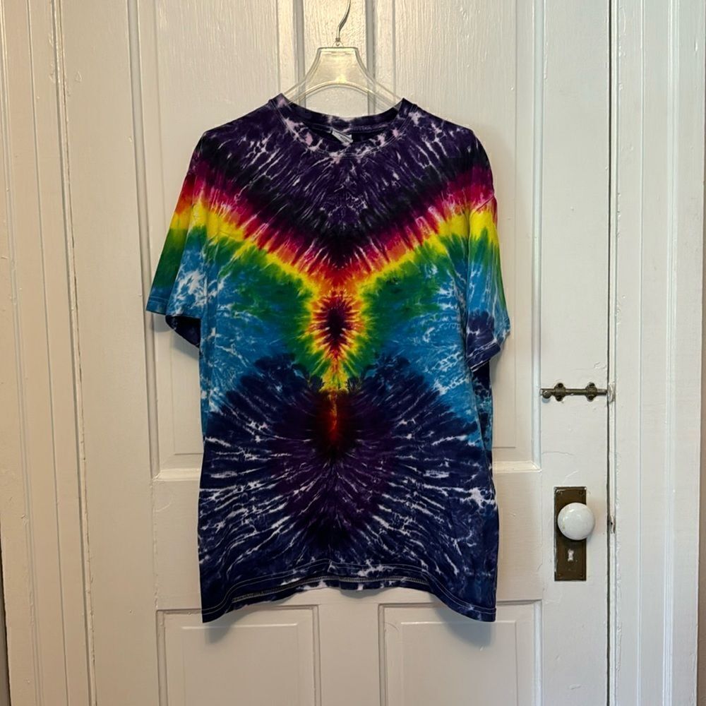 Gildan Rainbow tie dye shirt 100% cotton large